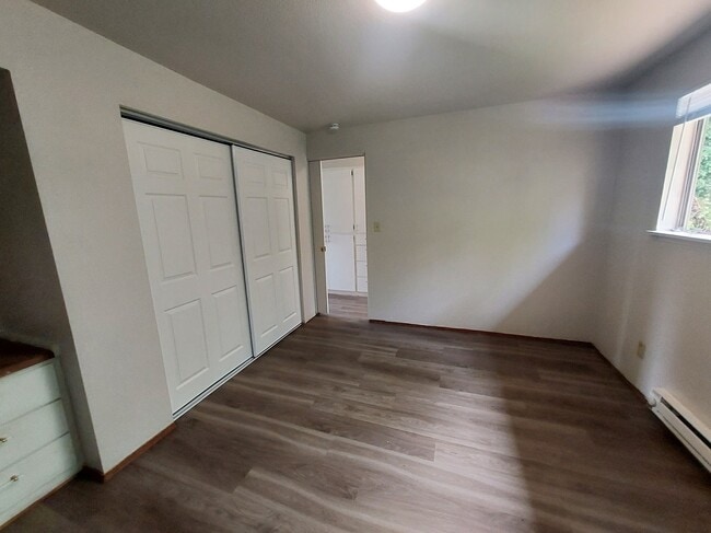 Building Photo - R225 Gen Villas
