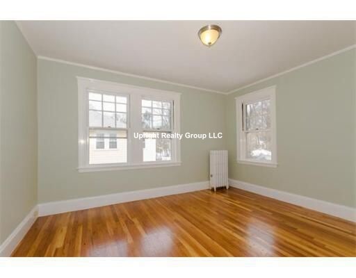 Building Photo - 62 Cloverdale Rd