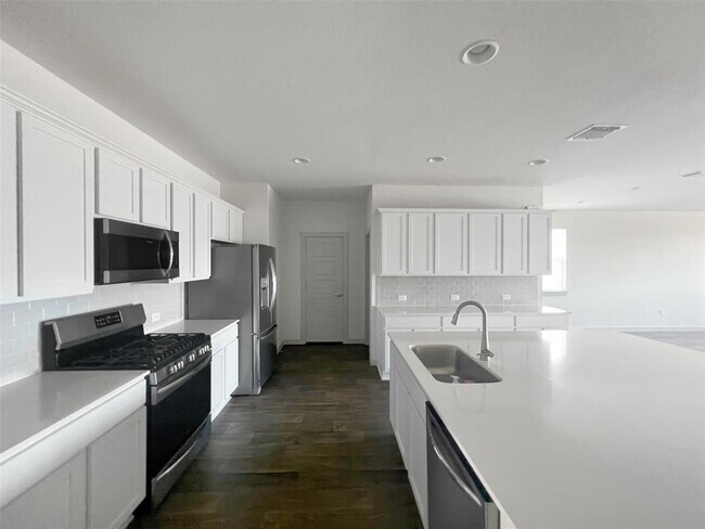 Building Photo - 4609 Tully Dr