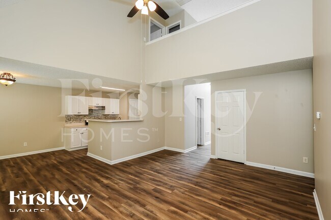 Foto del edificio - 1173 Round Table Ln