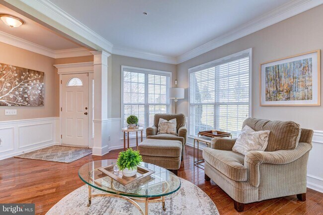 Foto del edificio - 2115 Elderberry Ln