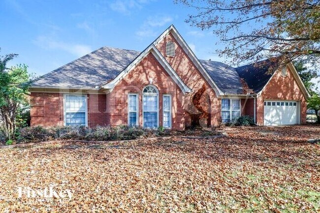 Building Photo - 1972 Westbriar Dr