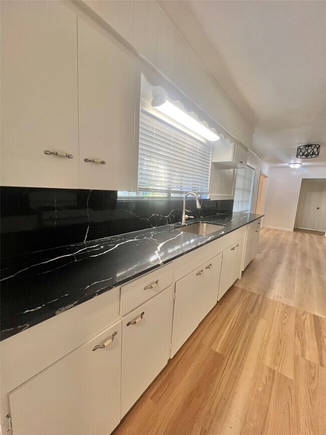 Foto del edificio - 3311 County Rd 890