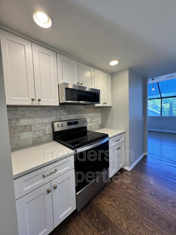 Building Photo - 501 Fenton Pl