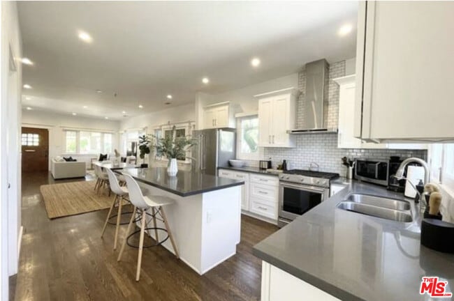 Building Photo - 3218 W 27th St