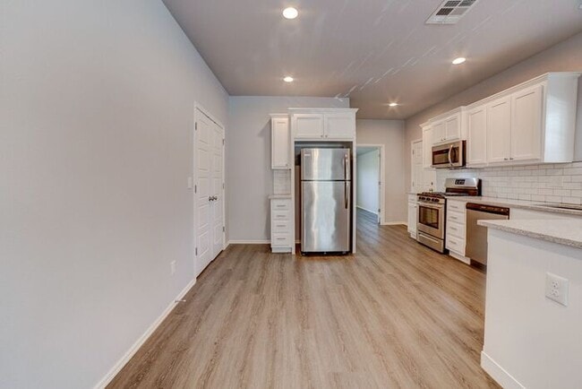 Foto del edificio - 1/1 Duplex Near TU With Large Fenced Yard!