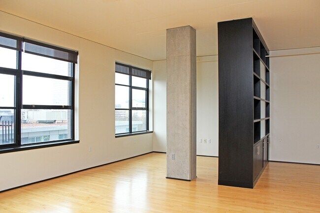 Foto del edificio - Pearl District Gem! Stunning, Airy Loft-St...