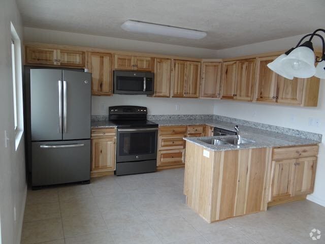 Building Photo - Clearfield Townhomes