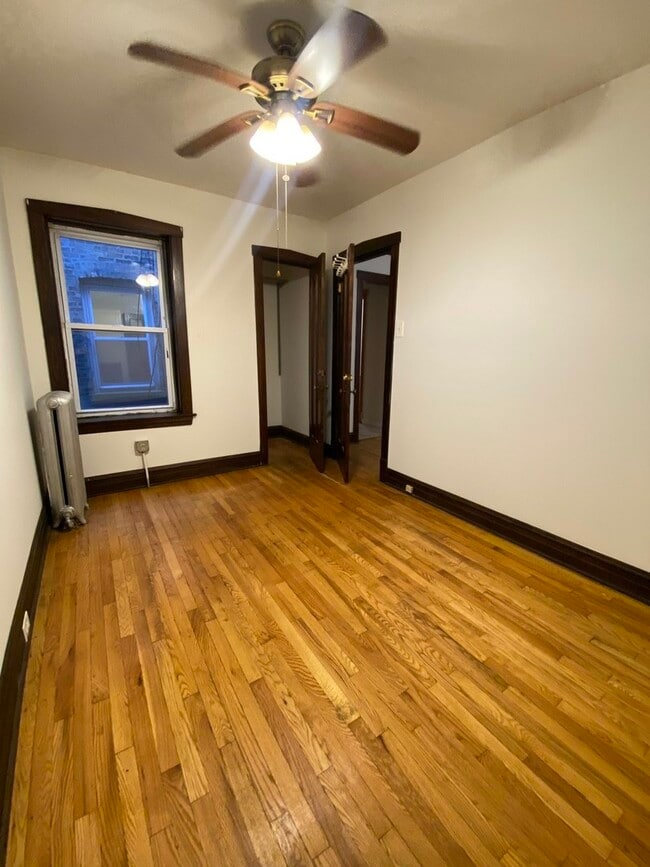 Building Photo - 3056 W Lyndale St