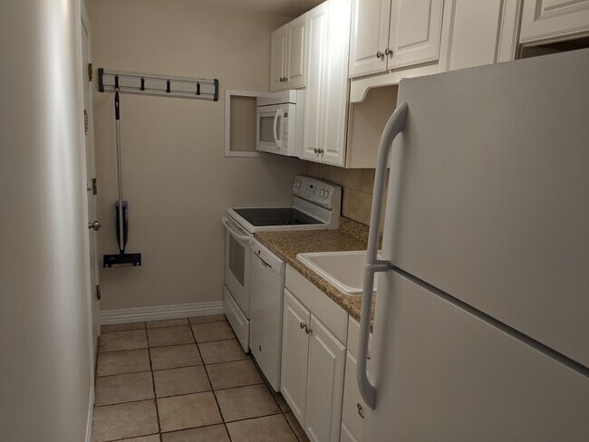 Kitchen - 2 Karena Dr