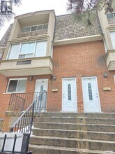 Building Photo - 238 Shuter St