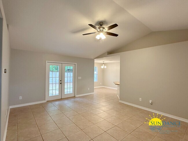 Foto del edificio - Beautiful 3 Bedroom Home in Navarre: Solar...