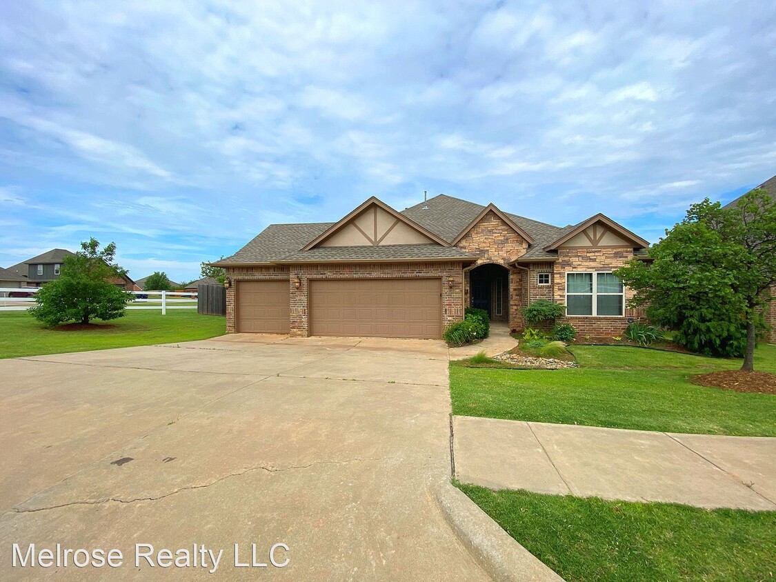 Primary Photo - 3 br, 2 bath House - 17205 Hardwood Place