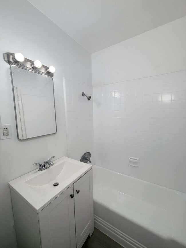 Photo - 6512 Pickering Ave Apartment