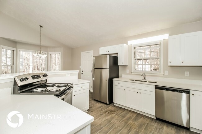 Building Photo - 585 Nottingham Dr