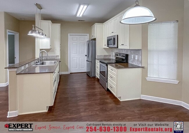 Foto del edificio - A Beautifully Updated 3-Bedroom Home that ...