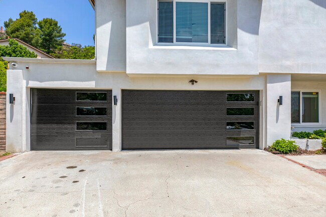 Building Photo - 3125 Emerald Isle Dr