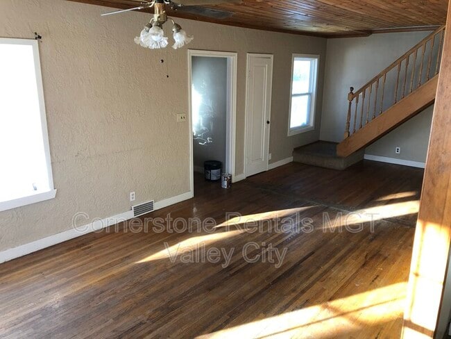 Foto del edificio - 424 6th Ave NE