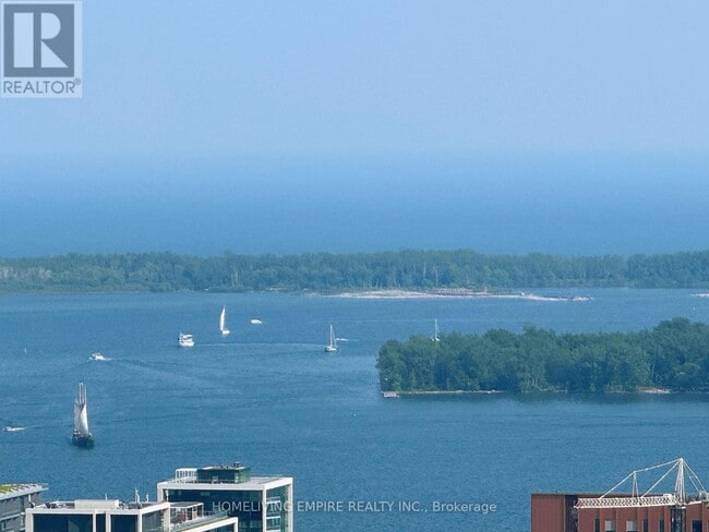 Building Photo - 88 Queen St E