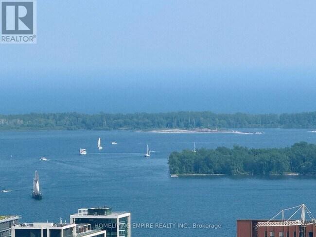 Photo du bâtiment - 88 Queen St E