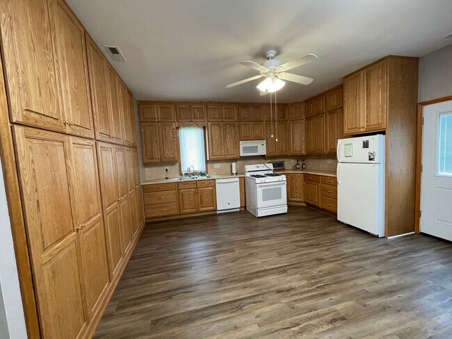 Foto del edificio - Single family home with BARN/SHOP - Flora, Indiana