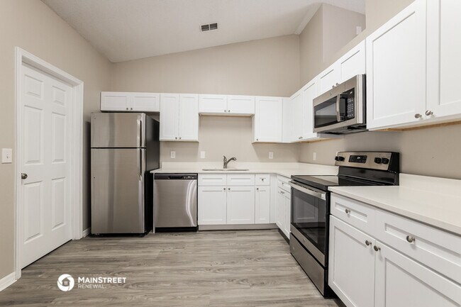 Building Photo - 549 Brentford Ct