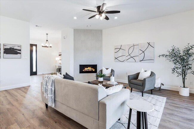 Foto del edificio - 15400 Ranch to Market Rd 1826