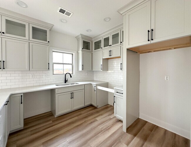 Building Photo - 219 Krauss Dr