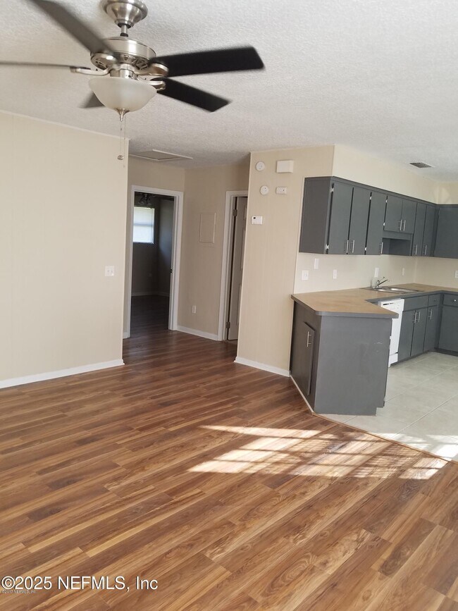 Building Photo - 1065 Stocks St