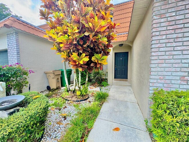 Building Photo - 1415 SW 110th Way