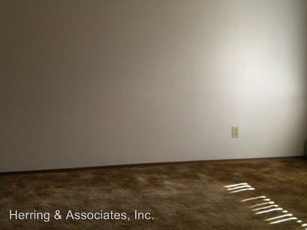 Building Photo - 408 5th St