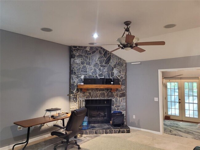 Building Photo - 5201 SW 86th Terrace