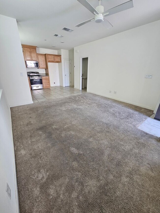 Foto del edificio - LOCATION, LOCATION, LOCATION 2 bedrooms an...