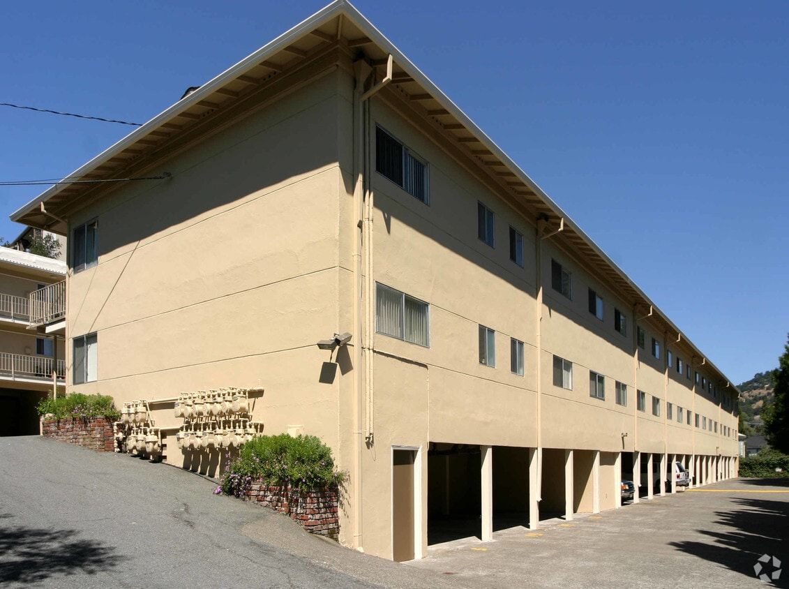 Apartamentos en San Pablo - D Street Apartments