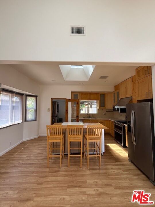 Foto del edificio - 4351 Allott Ave