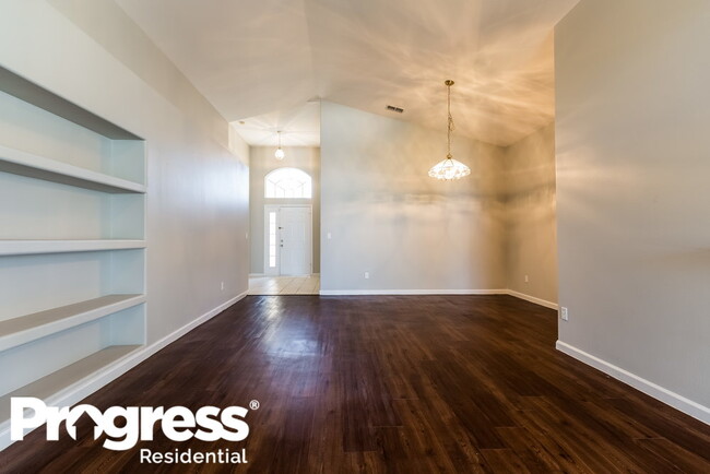 Building Photo - 2834 Mayflower Loop
