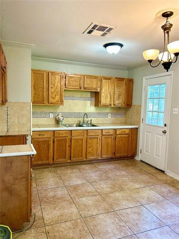 Foto del edificio - 1202 Pin Oak Pl