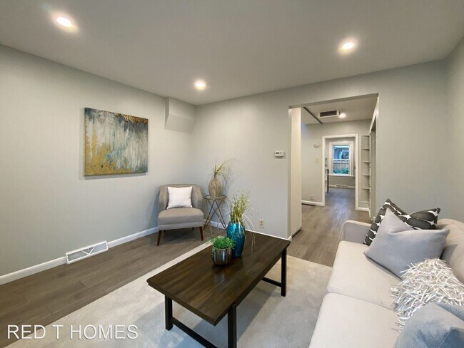 Studio, 1 bath House - 122 W Bayaud Ave photo'