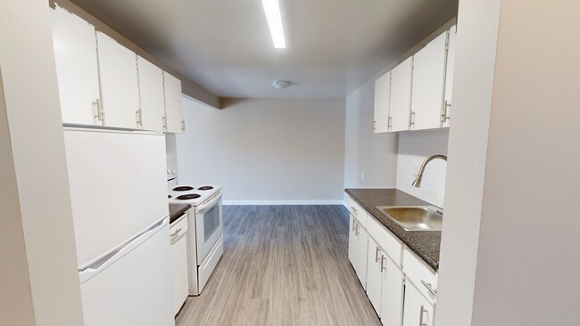 Building Photo - 9807-9108 108 Ave