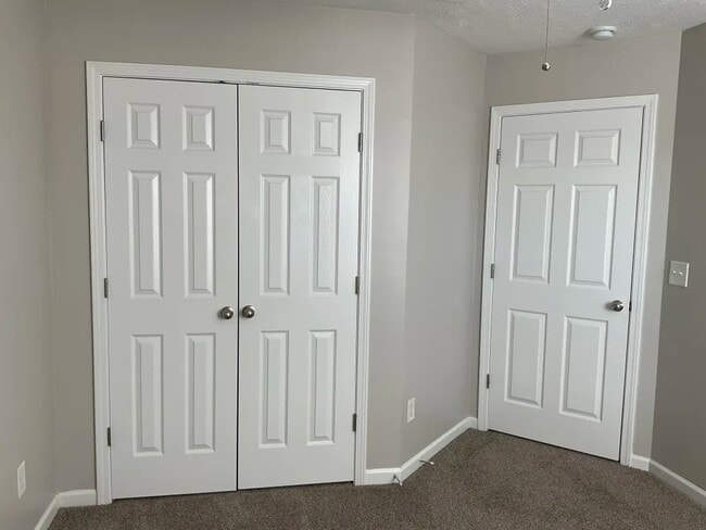 Building Photo - 360 Sarava Ln
