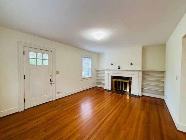 Building Photo - 606 Preston Ave