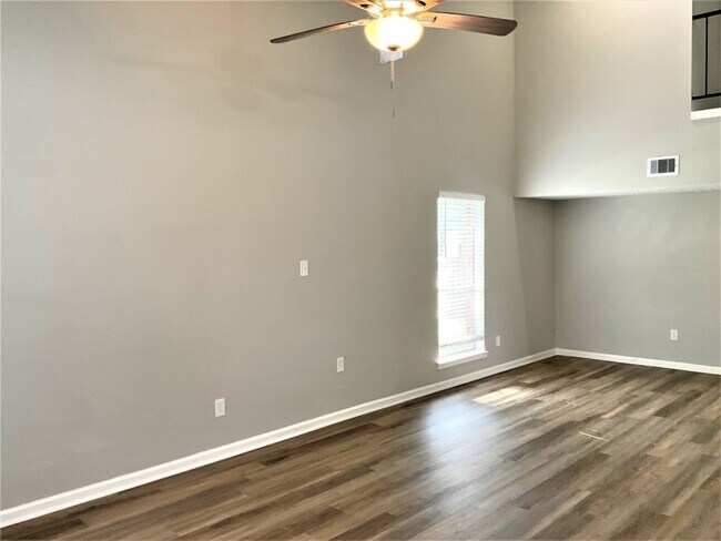 Foto del edificio - 2326 Meade Ct