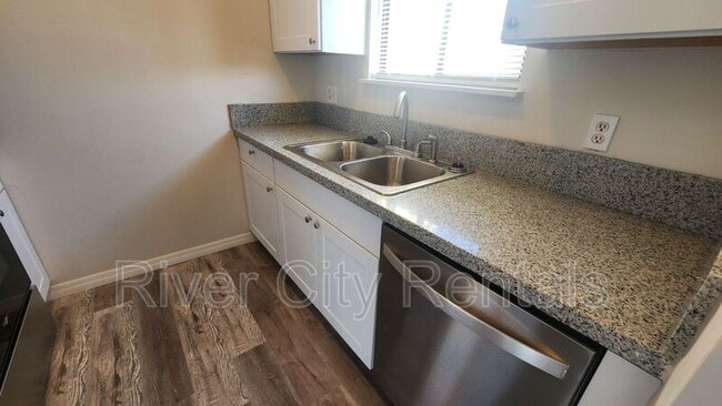 Foto del edificio - 2430 N Seabury Pl