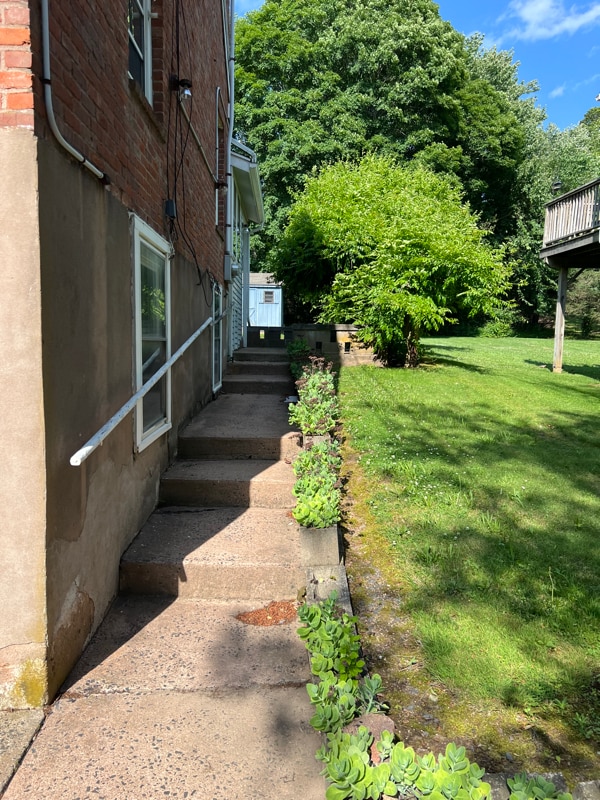 Building Photo - 678 Bartholomew Rd