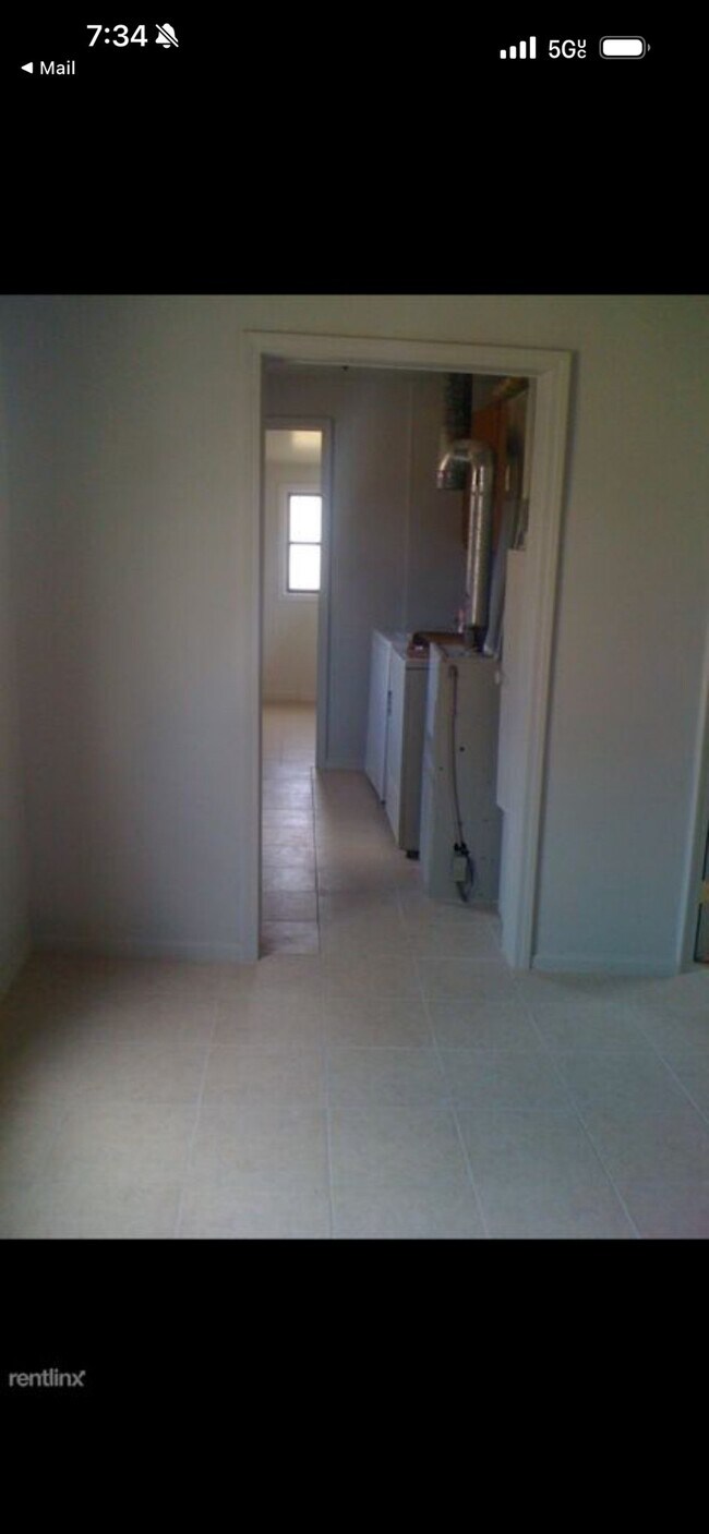Foto del edificio - 7342 Cavell St