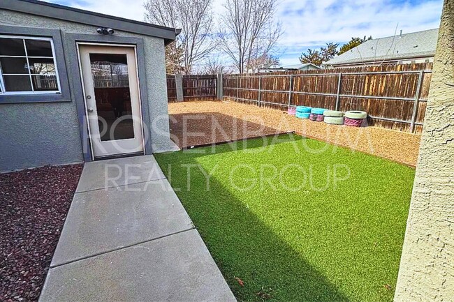 Foto del edificio - Gorgeous 3-bedrooms, 2-baths hilltop home with mountain views in Prescott Valley!