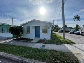 Building Photo - 420 Douglass Ave