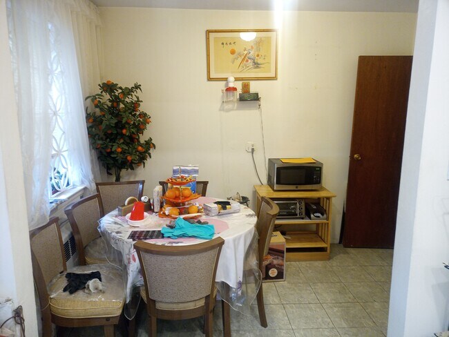 COMEDOR - 59-05 Kissena Blvd