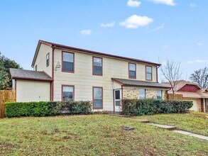 Building Photo - 4100 Green Acres Cir