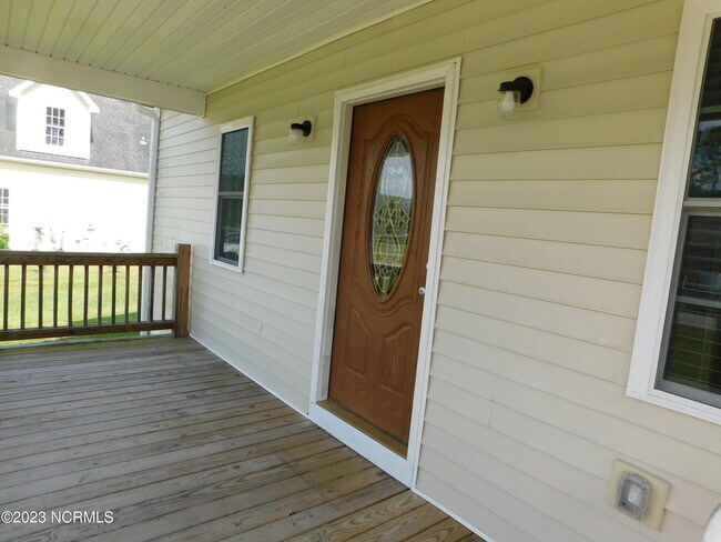 Building Photo - 111 Red Drum Ln